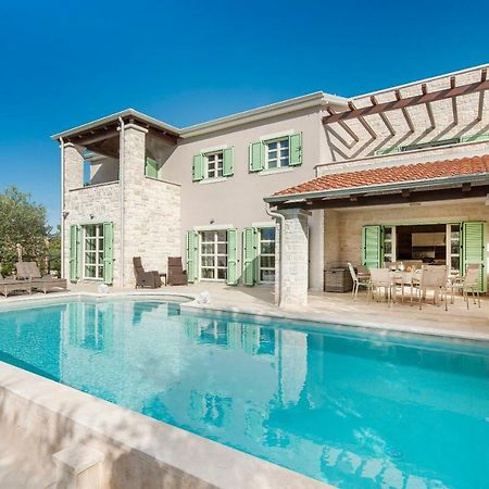 Design And Luxury Villa With Pool Kukci 외부 사진