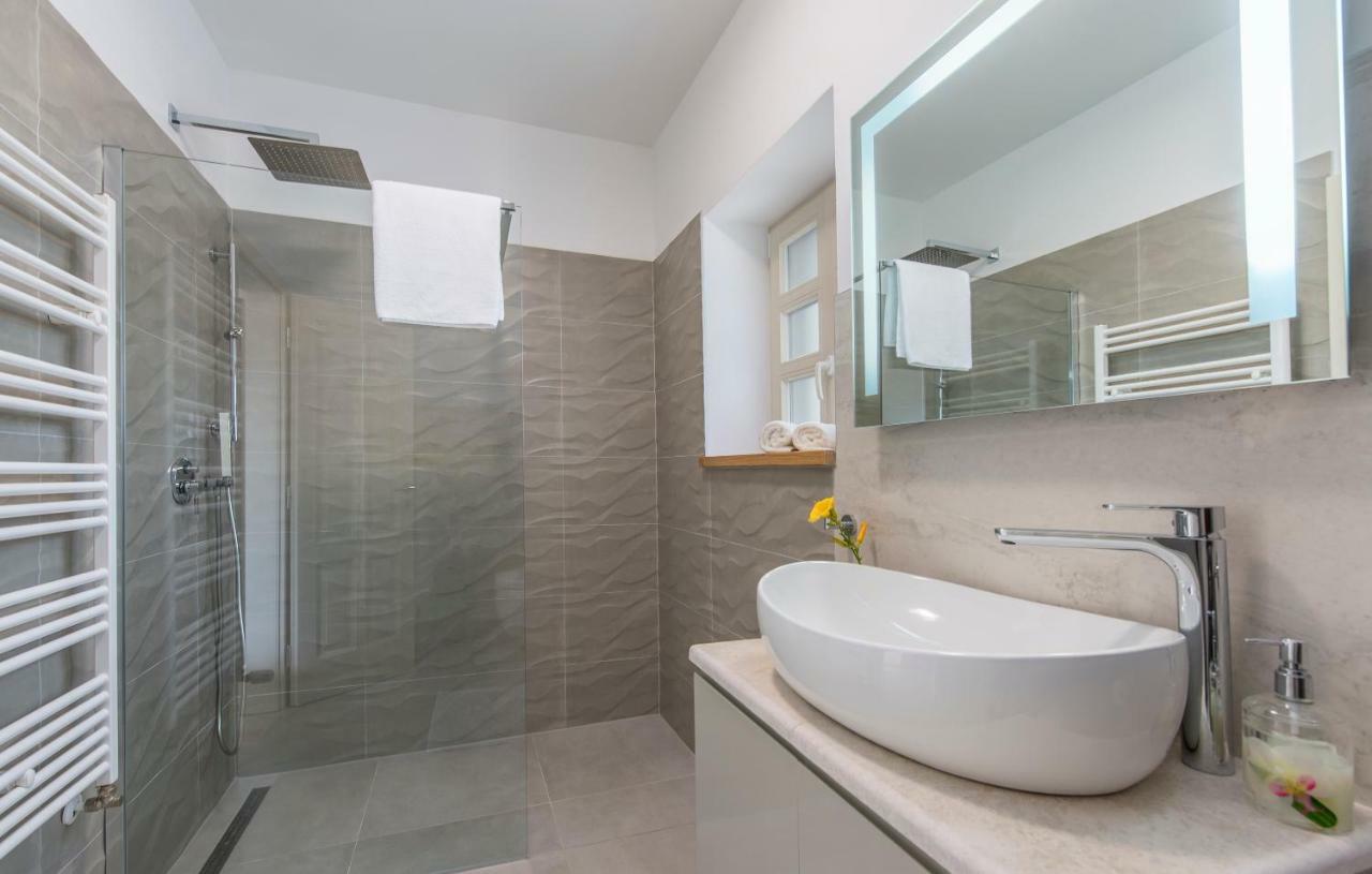 Design And Luxury Villa With Pool Kukci 외부 사진